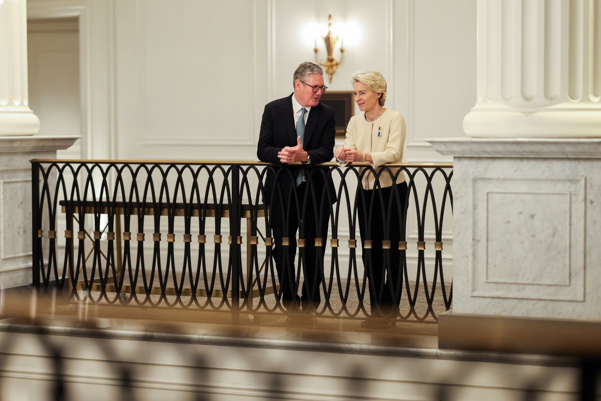 von der Leyen und Starmer treffen sich, um Zölle und Zusammenarbeit zu besprechen