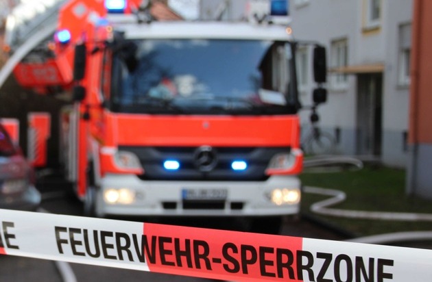 FW-BN: Brand eines Restaurants in Bonn-Dottendorf mit starker Rauchausbreitung