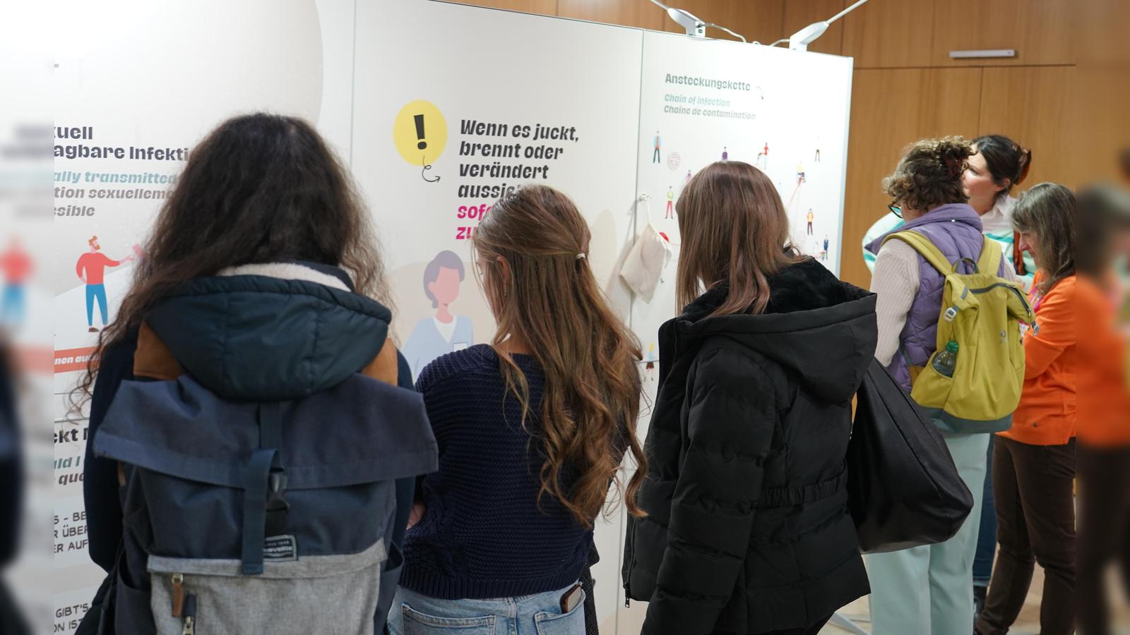 Wanderausstellung der Caritas AIDS-Beratungsstelle gestartet