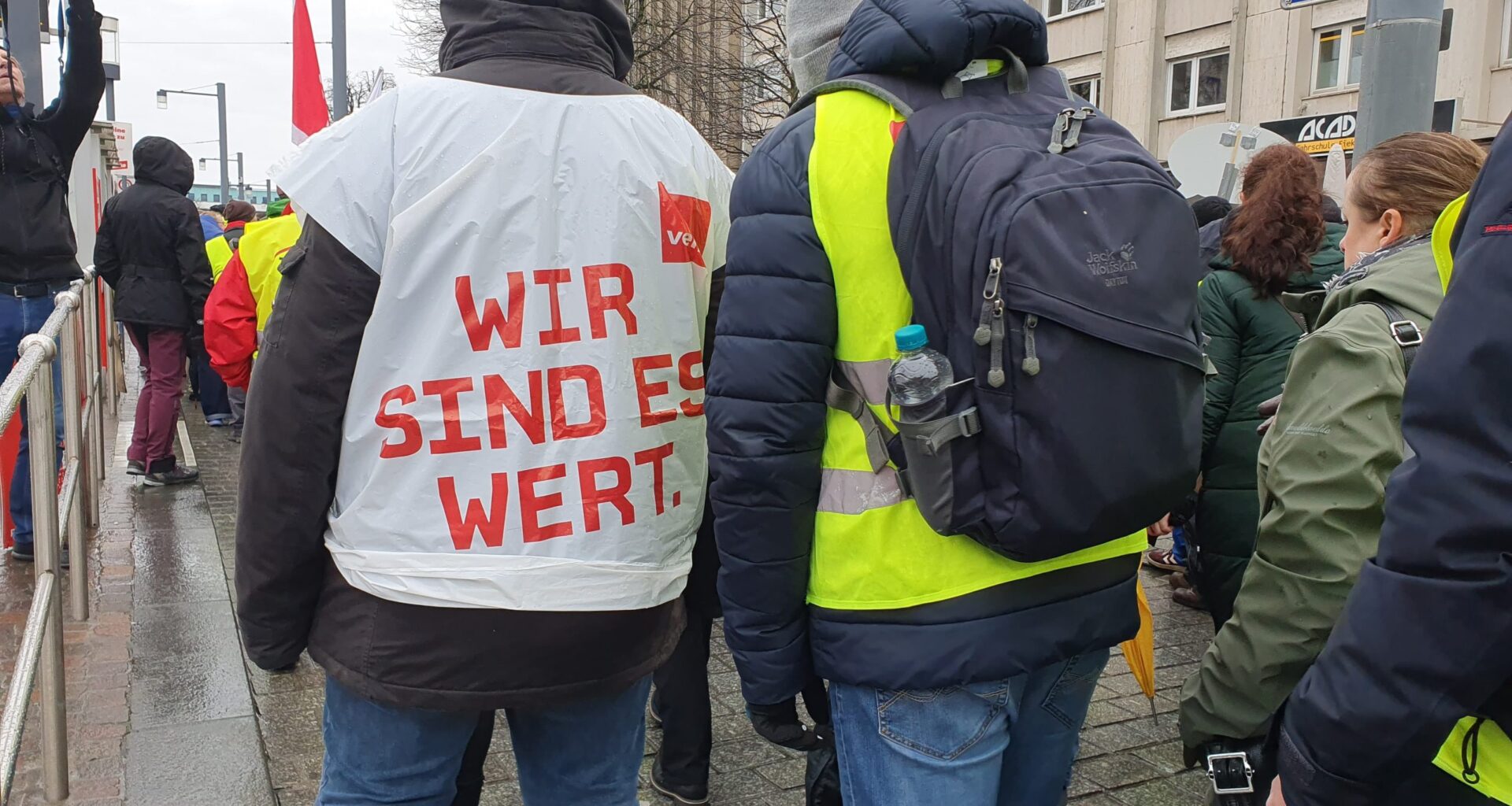 TVöD: Schlichtungskommission veröffentlicht Vorschlag für massive Reallohnsenkung - Perspektive Online