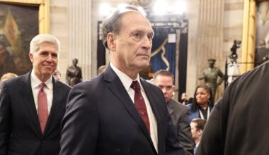 Donald Trump: US-Richter vom Obersten Gerichtshof kritisieren Abschiebe-Stopp als „voreilig und verfrüht“