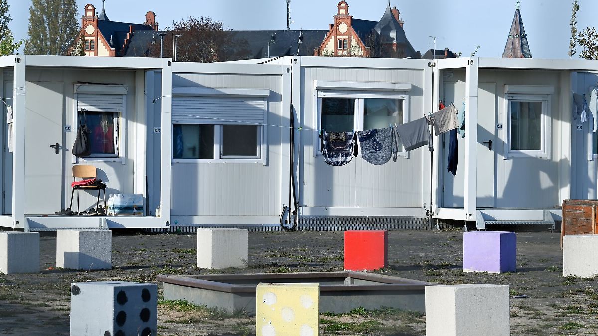 Berlin & Brandenburg: 85 Angriffe auf Geflüchtete und Asylunterkünfte im Jahr 2024