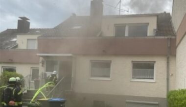 23. April: Dachgeschosswohnung nach Feuer unbewohnbar