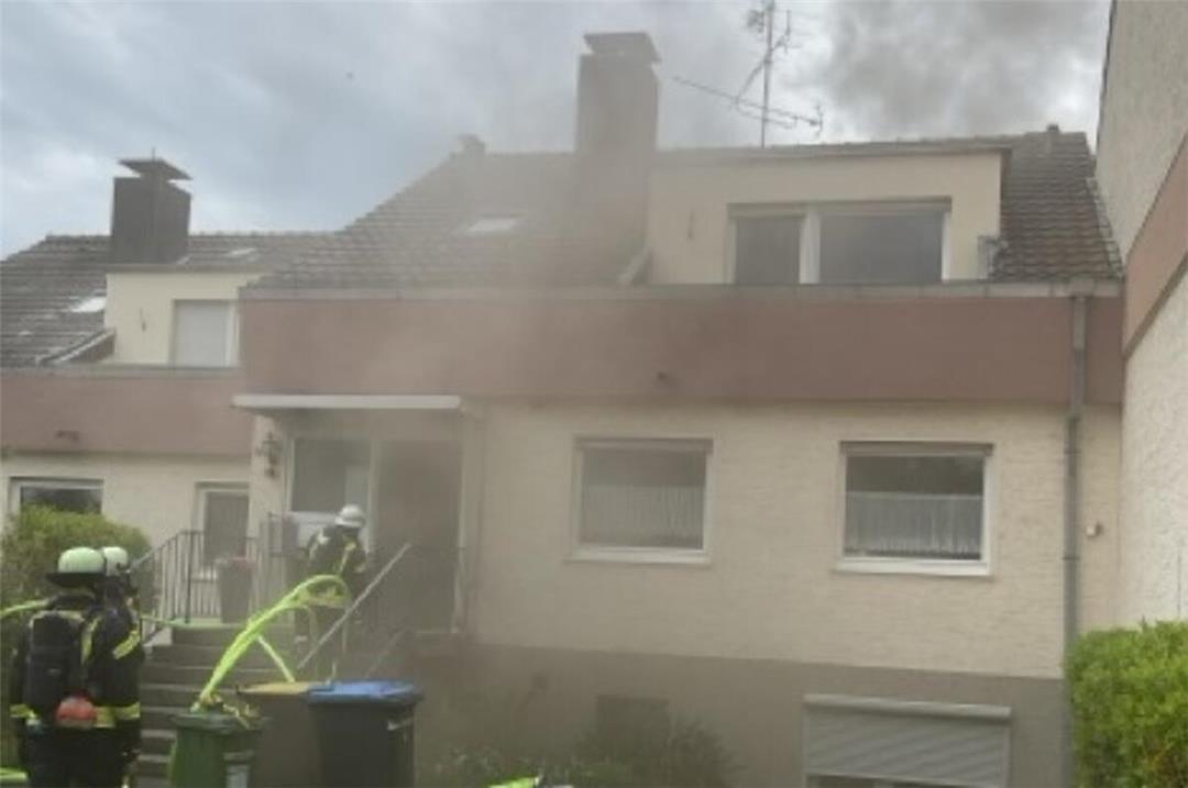 23. April: Dachgeschosswohnung nach Feuer unbewohnbar