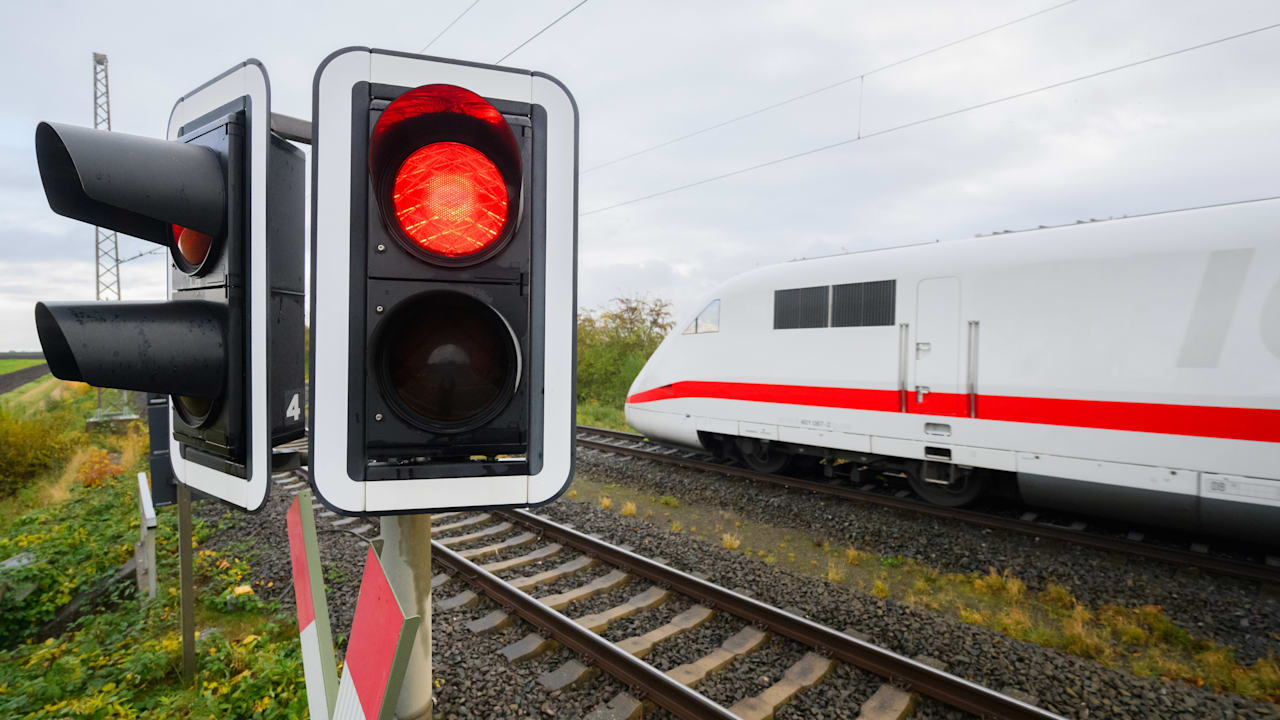 Für sieben Wochen: Bahnstrecke zwischen Mannheim und Stuttgart dicht | Regional