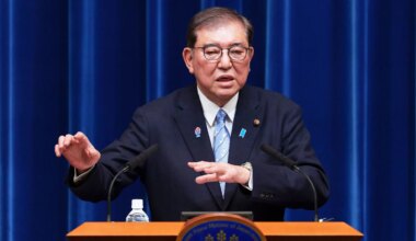 Japan und Trumps Zölle: Schluss mit Schmeichelei und Goldhelm - Politik