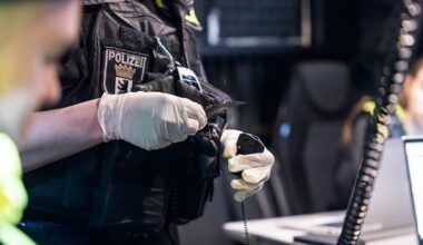 Berlin erlässt Messerverbot in Bussen und Bahnen | Regional