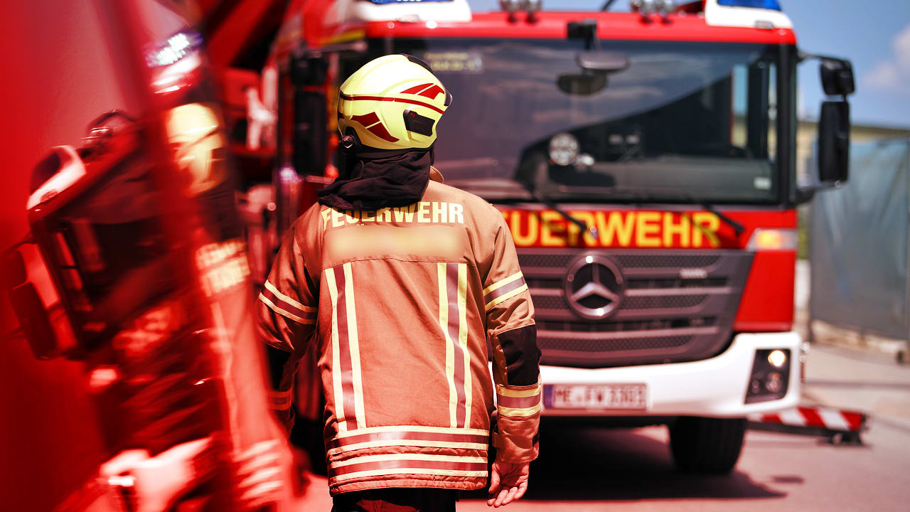 Frankfurt: Feuerwehr rettet Bewohner bei Wohnungsbrand | Regional