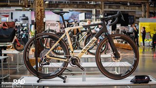 Das Canyon Grail gewinnt den Cyclingworld Award in der Kategorie Gravel Bike – Chapeau!