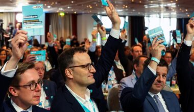 Kleiner Parteitag der CDU stimmt Koalitionsvertrag zu