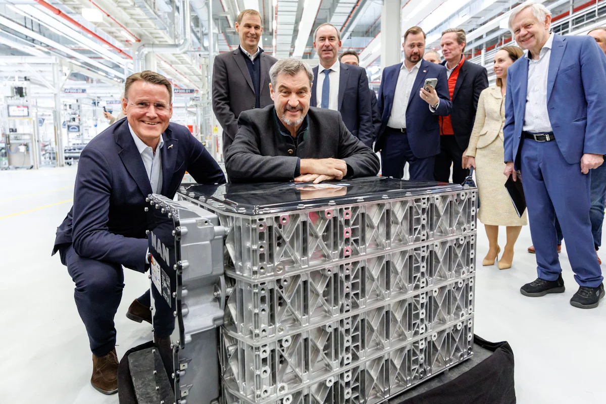 Umbau an Traditionsstandort - MAN startet in Nürnberg Batterieproduktion - Bayern
