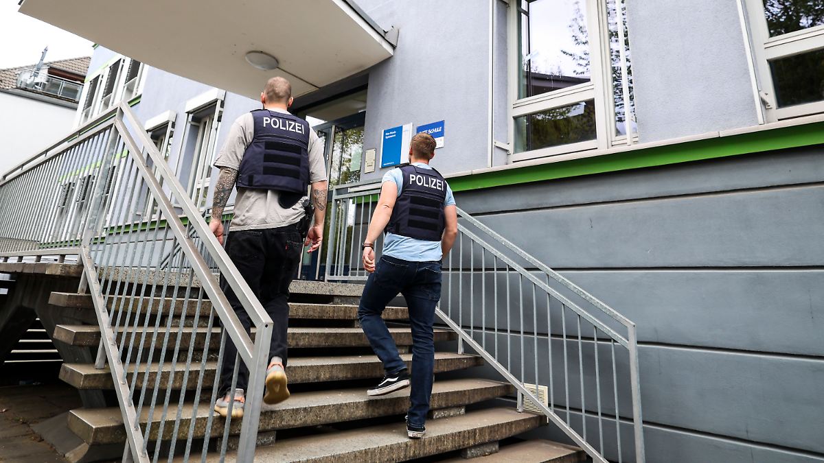 Rechtsradikales Schreiben: Erneut Duisburger Schule nach Drohung geschlossen