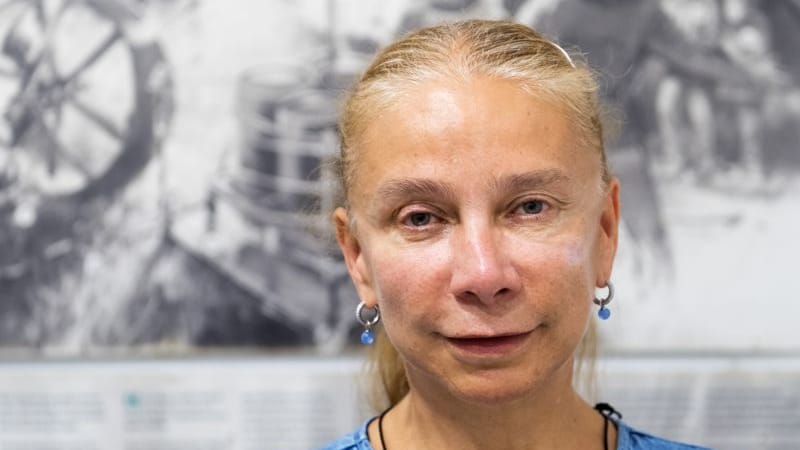 06.09.2018, Berlin: Alexandra Hildebrandt, Geschäftsführende Vorsitzende und Direktorin des Mauermuseum am Checkpoint Charlie in der Friedrichstraße. Das nach dem Mauerbau im Oktober 1962 eröffnete Museum zeigt auf etwa 2000 Quadratmetern Ausstellungsfläche die Geschichte der Berliner Mauer. (zu dpa: «Mit 66 Jahren: Berlinerin bekommt ihr zehntes Kind»)