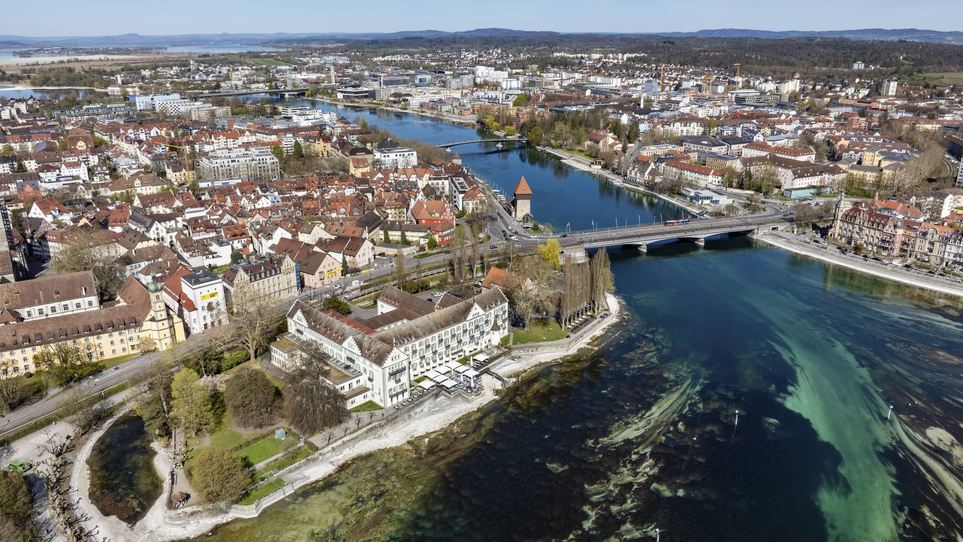 Altstadt von Konstanz am Bodensee: Im Bodensee liegen mehr als 100 Leichen.