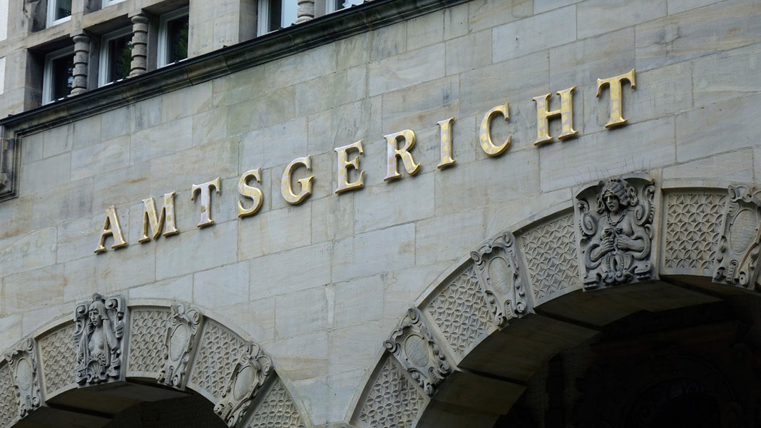 Häusliche Gewalt: Angeklagter erscheint nicht zu Prozess in Hamburg | NDR.de - Nachrichten