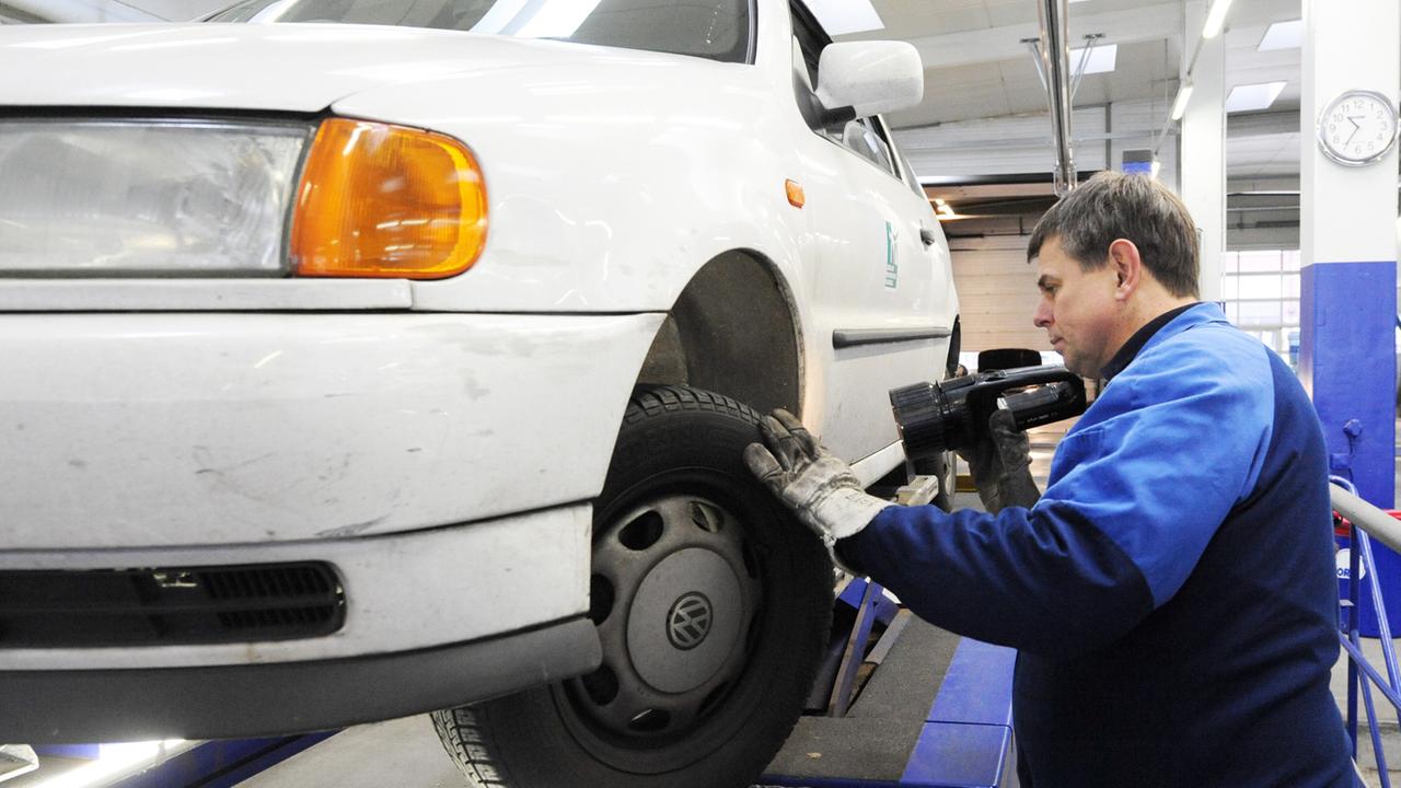 EU-Kommission: Ältere Autos sollen künftig jährlich zur Inspektion
