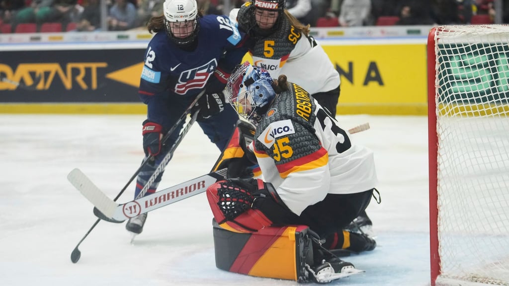 WM in Tschechien: Eishockey-Frauen-Team gegen USA raus