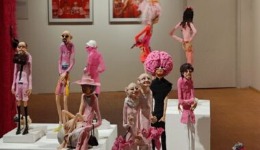 Ausstellung in München widmet sich der Bedeutung dieser Farbe in Kunst und Alltag