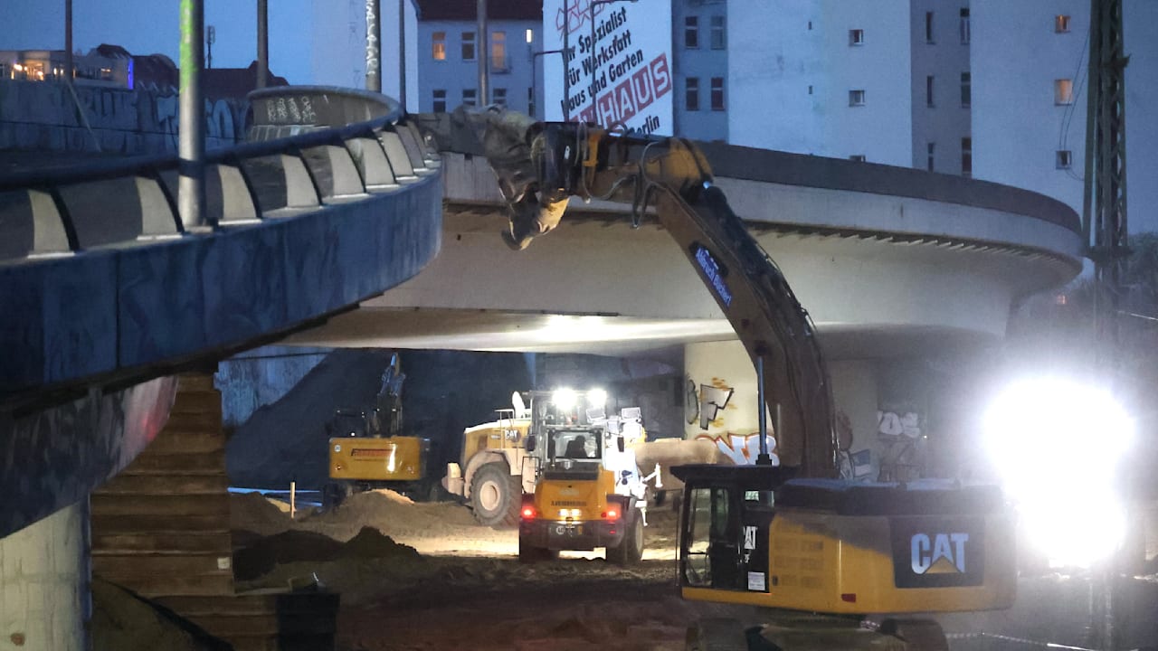 Verspätung in Berlin: Abriss der A100-Brücke beginnt erst am Samstag | Regional