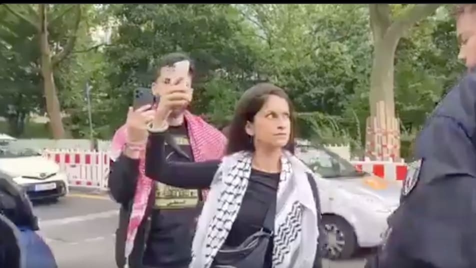 Sympathie mit Hamas: Berlins schlimmste Juden-Hasserin vor Gericht | Regional