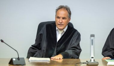 Richter in München beleidigt Zeugen und kommt davon | Regional