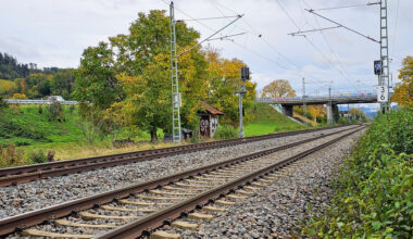 Jugendliche klettern in Rastatt auf Autozug - Hitradio Ohr