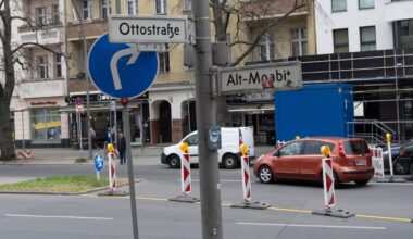 Bei Verkehrskontrolle: Frau (57) saß leblos auf dem Beifahrersitz | Regional