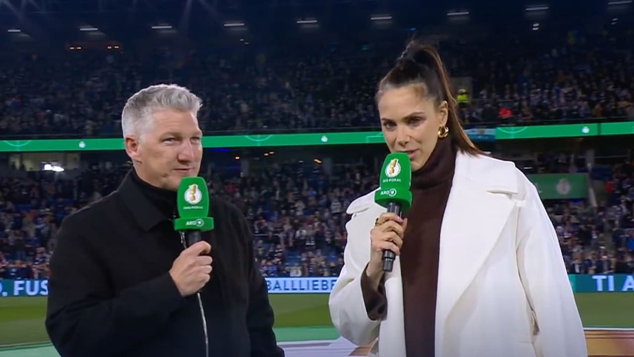 DFB-Pokal: Esther Sedlaczek begrüßt ARD-Zuschauer mit blutunterlaufenem Auge | Sport