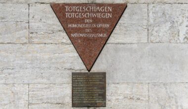 Gedenktafel für die homosexuellen Opfer des Nationalsozialismus in Berlin beschmiert