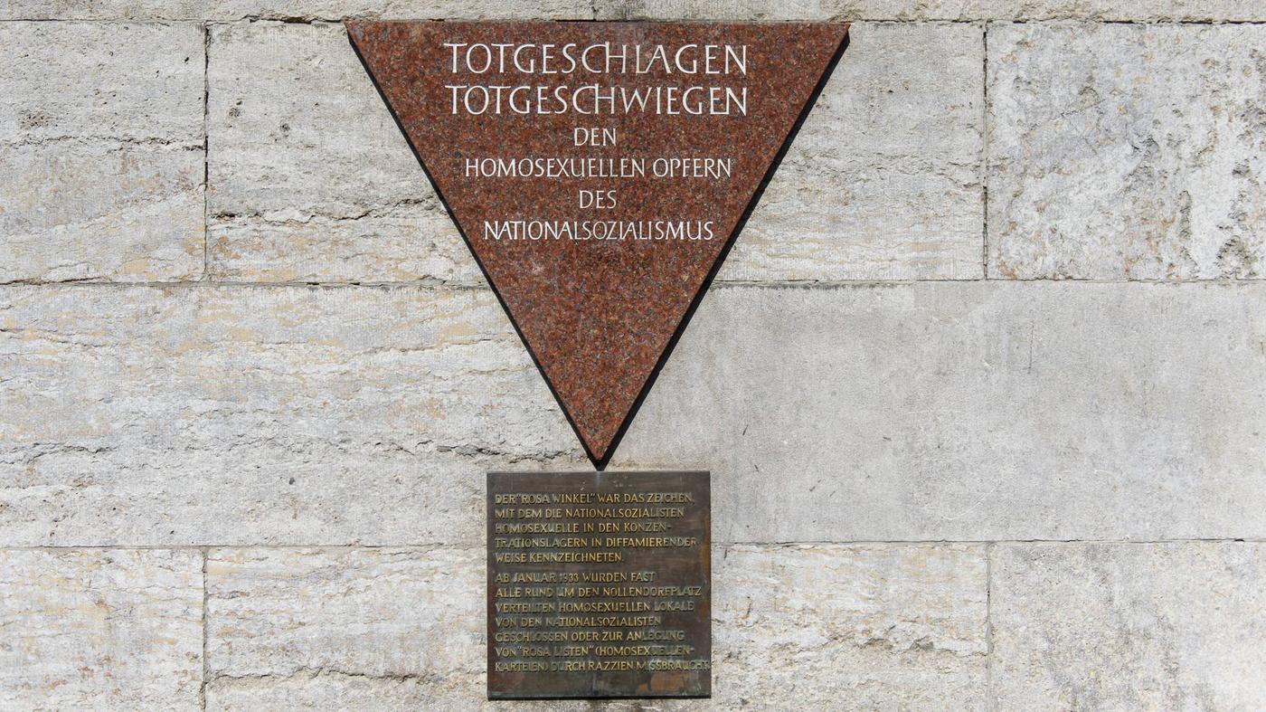 Gedenktafel für die homosexuellen Opfer des Nationalsozialismus in Berlin beschmiert