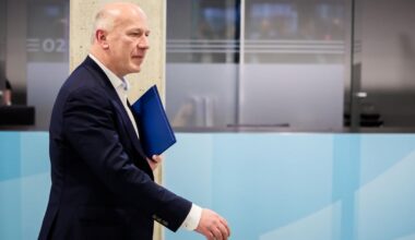 Berlins Hauptpersonalrat mahnt Senat zu bescheidenem Buffet und weniger Festen