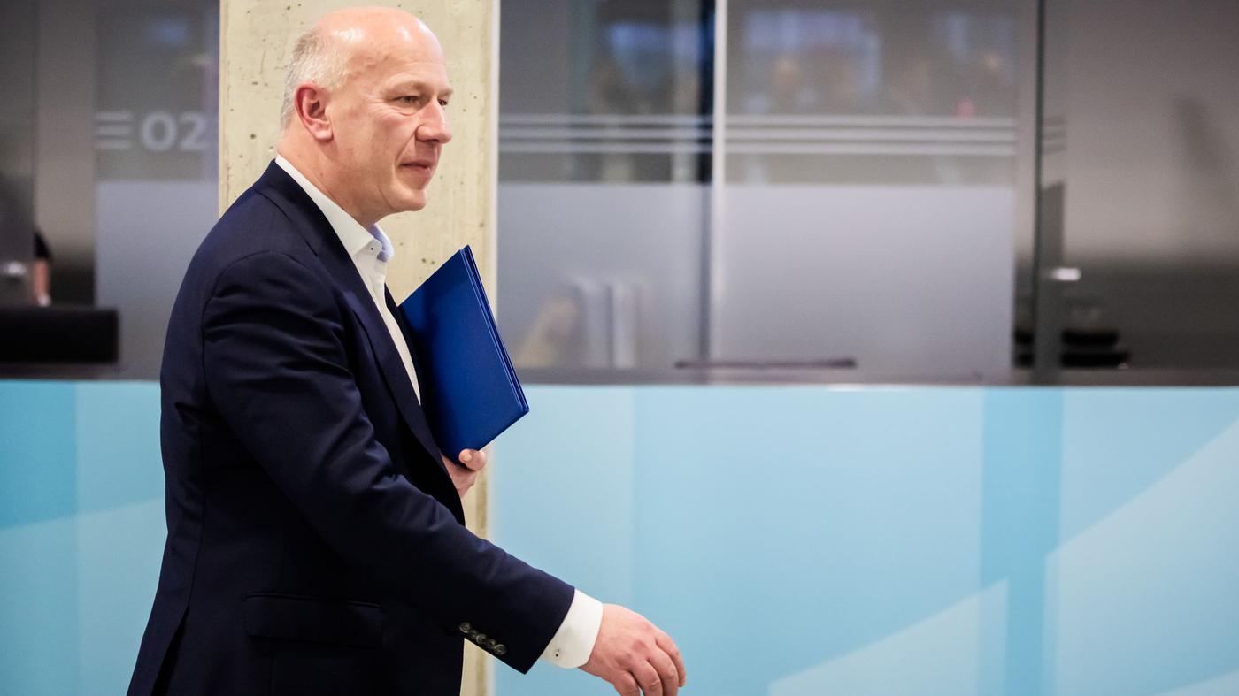Berlins Hauptpersonalrat mahnt Senat zu bescheidenem Buffet und weniger Festen