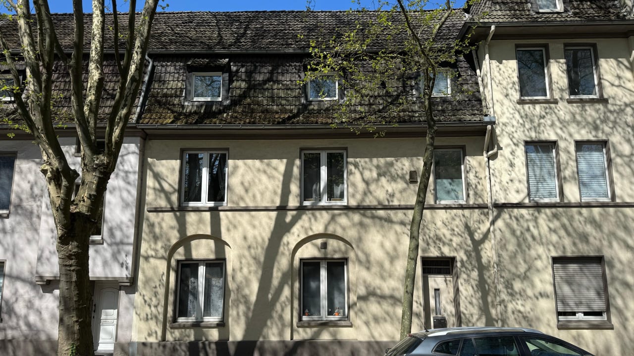 Drei Kinder verlieren Mutter: Frau in Oberhausen ermordet | Regional