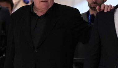 Der Prozessauftakt um die Belästigungs-Vorwürfe gegen Filmstar Depardieu ist von langen Form-Disku