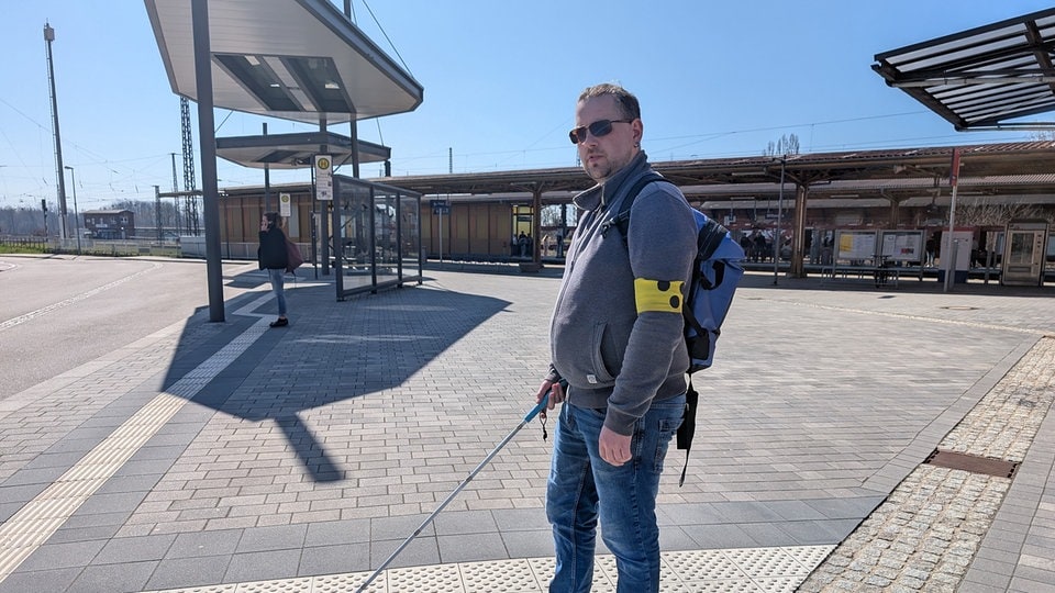 Wenn die Markierung gefährlich wird: Blindenleitsystem in Mittweida ist fehlerhaft