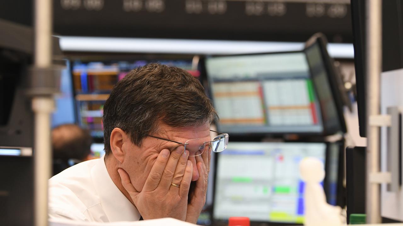 Marktbericht: DAX bricht um bis zu zehn Prozent ein