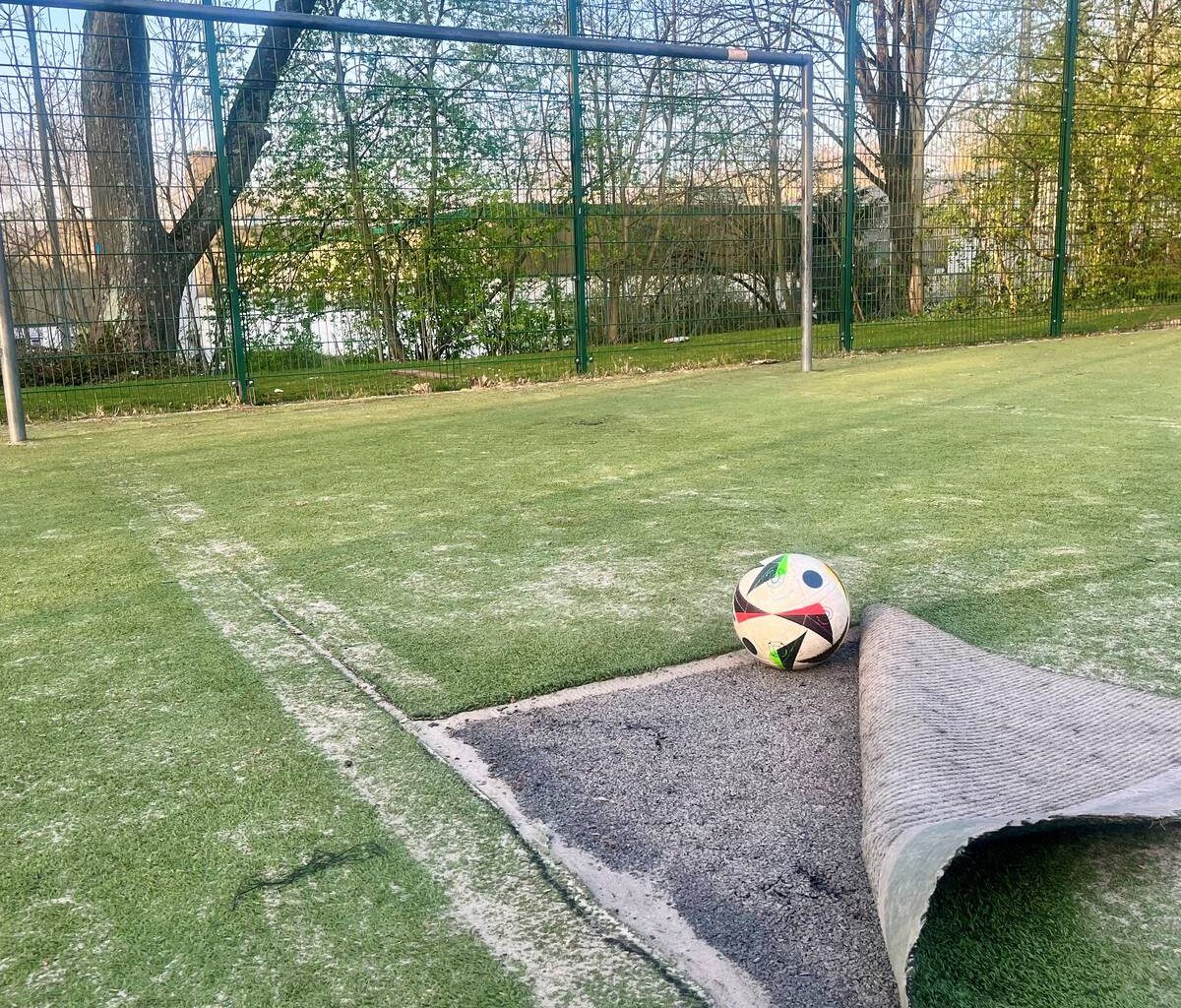Absurdes aus Essen: Bolzenschneider am Bolzplatz