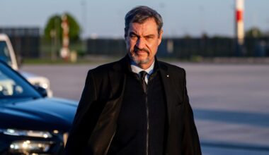Söder empört mit Fotos von Papst-Trauerfeier