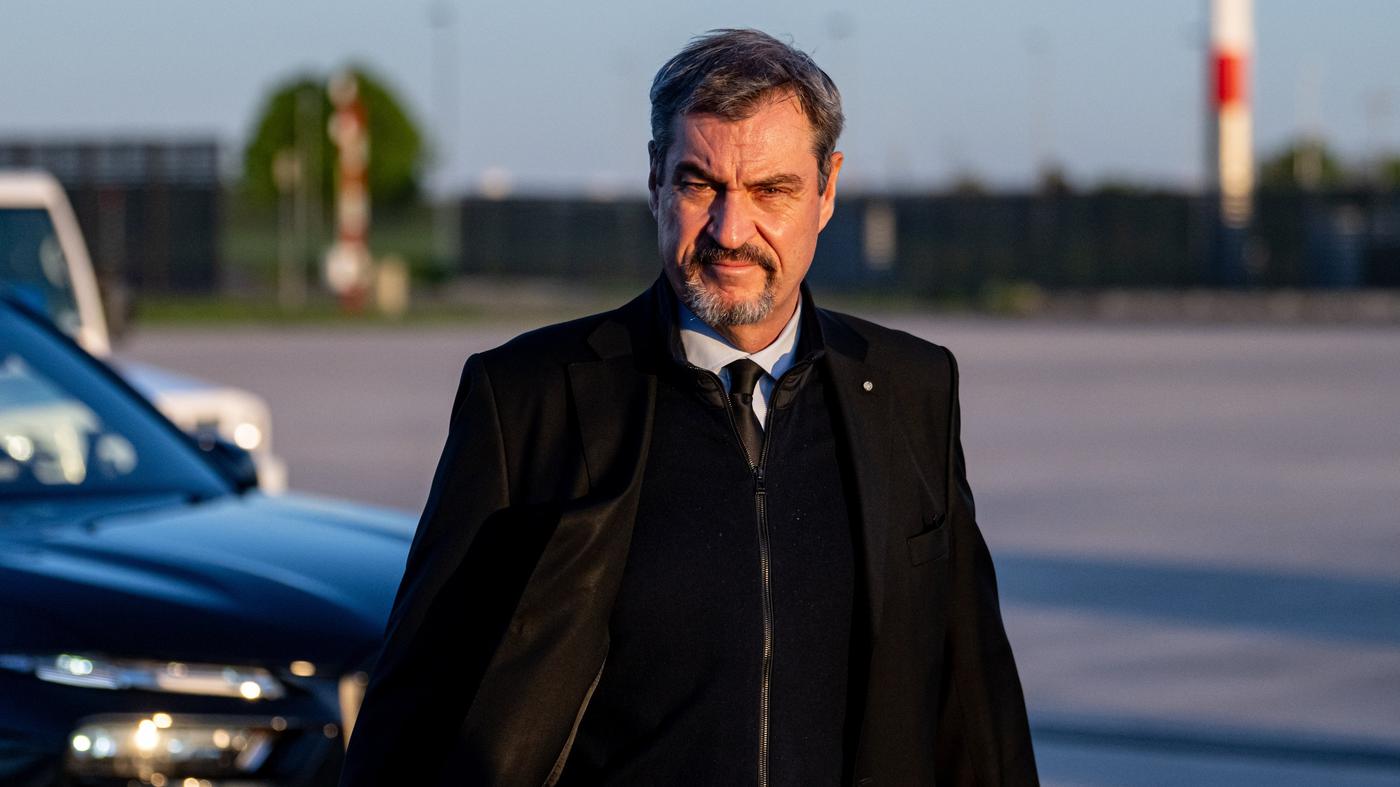 Söder empört mit Fotos von Papst-Trauerfeier