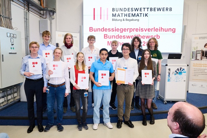 Bundeswettbewerb Mathematik 2024: Bundessiegerinnen und Bundessieger ausgezeichnet