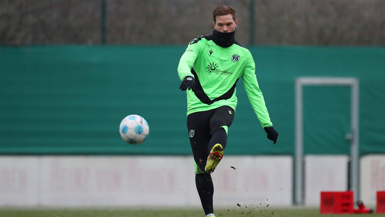 Hannover 96: Quarantäne! So schlecht geht es Marcel Halstenberg | Sport