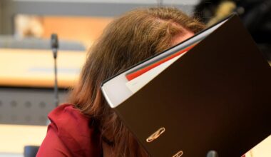 Missbrauchsprozess in Mainz: Dreieinhalb Jahre Haft für Mutter (24) | Regional