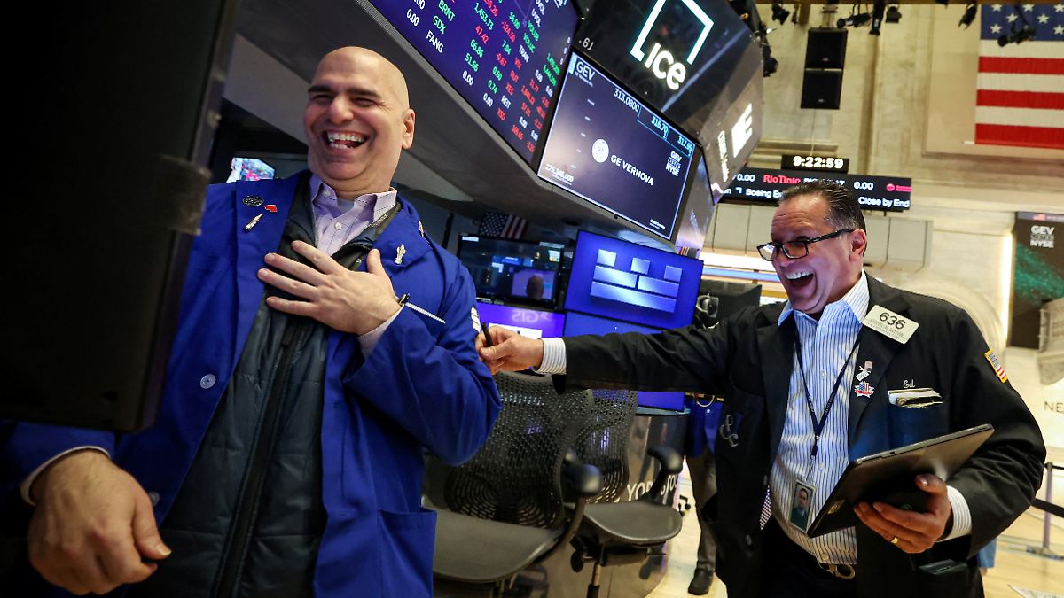 Goldpreis gibt nach: Wall Street weiter auf Höhenflug