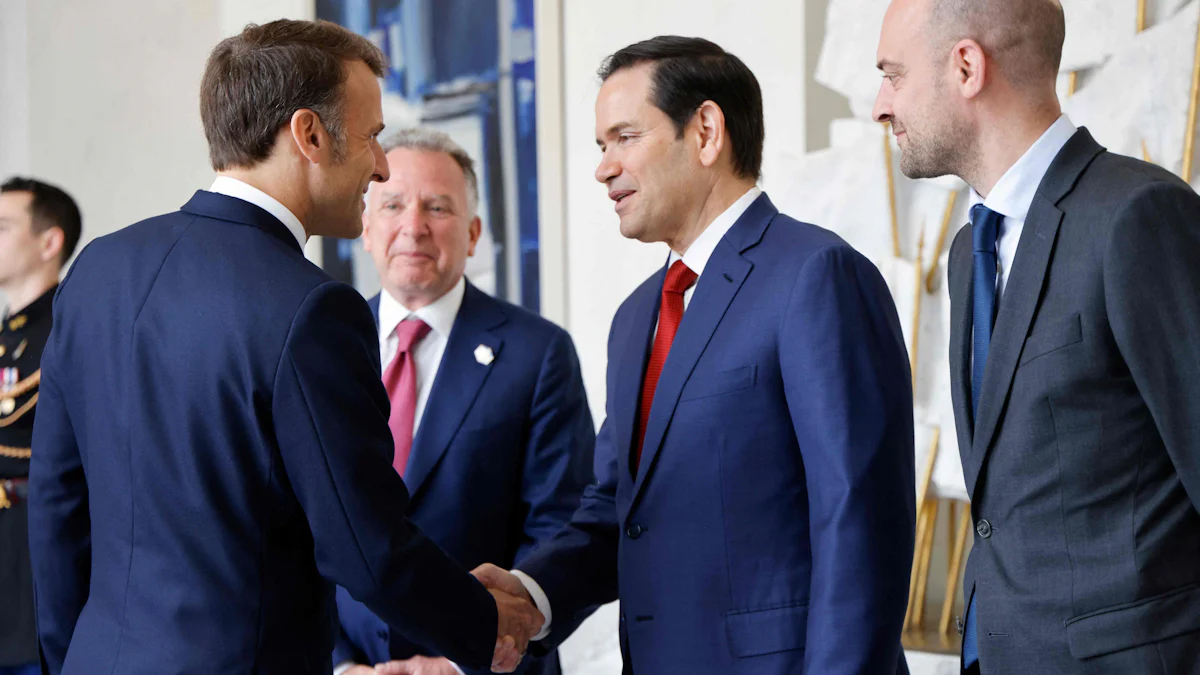 Ukraine News: Friedensgespräche in Paris – überraschend auch Ukraine mit dabei - Politik