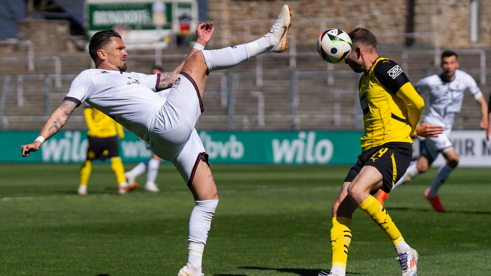Schanzer-Schock im Aufstiegsrennen: Ingolstadt patzt in Dortmund