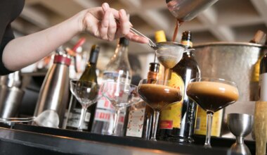 Amari Bar in München im Test: Espresso Martinis zum Frühstück - München