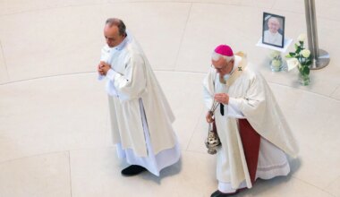 Tod von Papst Franziskus - Christen in Berlin erinnern an verstorbenen Papst - Politik