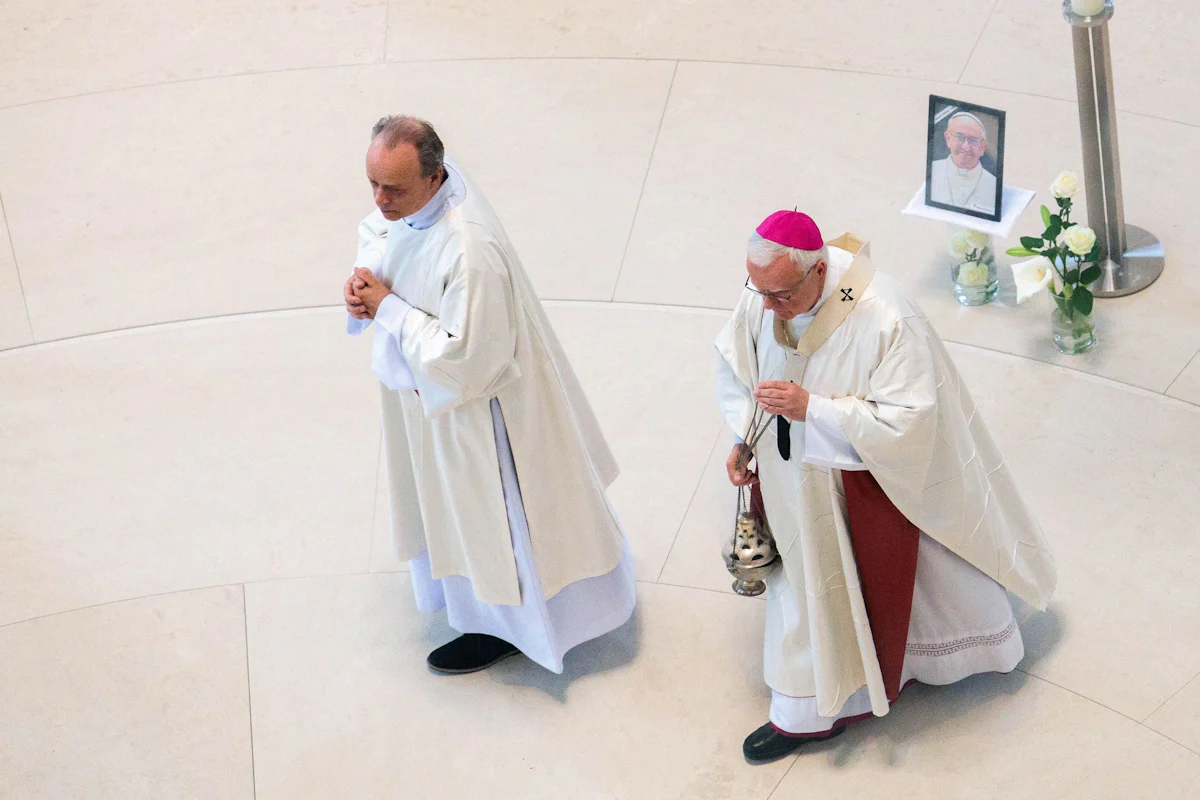 Tod von Papst Franziskus - Christen in Berlin erinnern an verstorbenen Papst - Politik