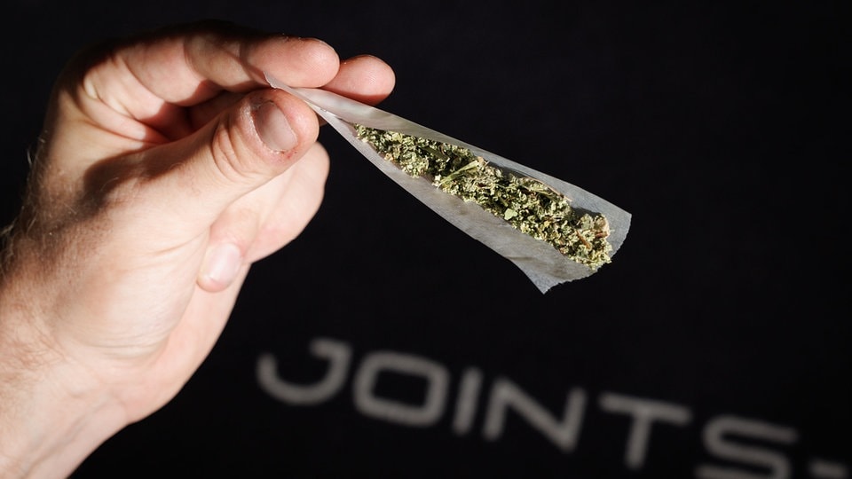 Koalitionsverhandlungen: CSU fordert Rücknahme von Cannabisgesetz