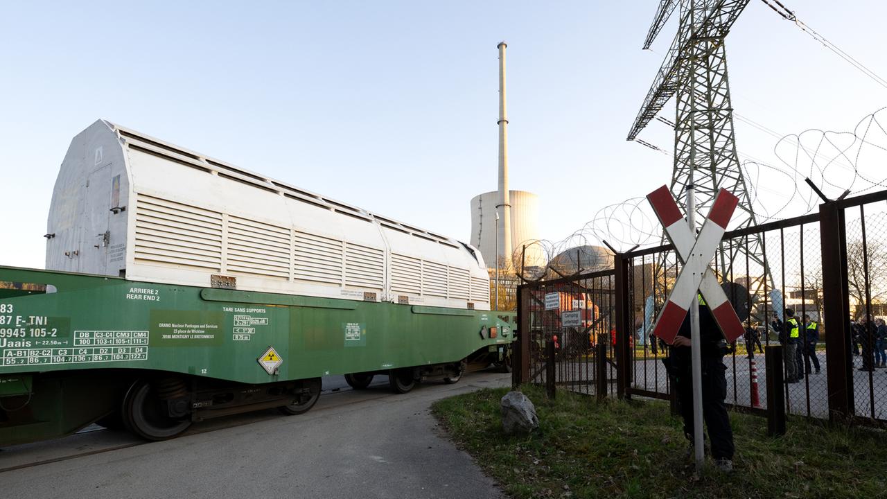 Atommüll-Behälter erreichen Zwischenlager in Bayern